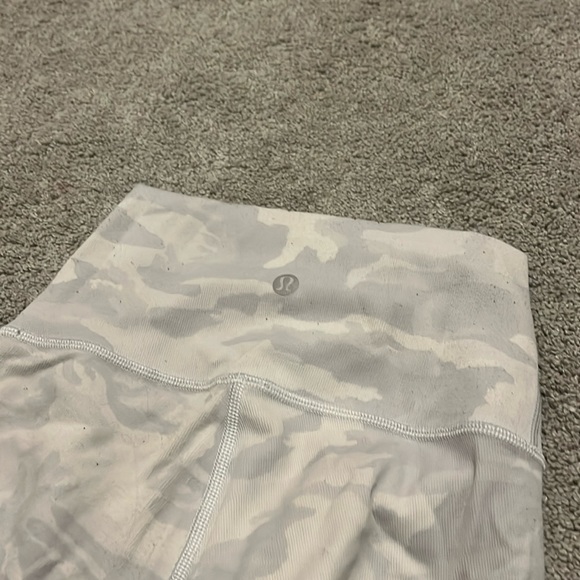 Lululemon Wunder under - Picture 1 of 2